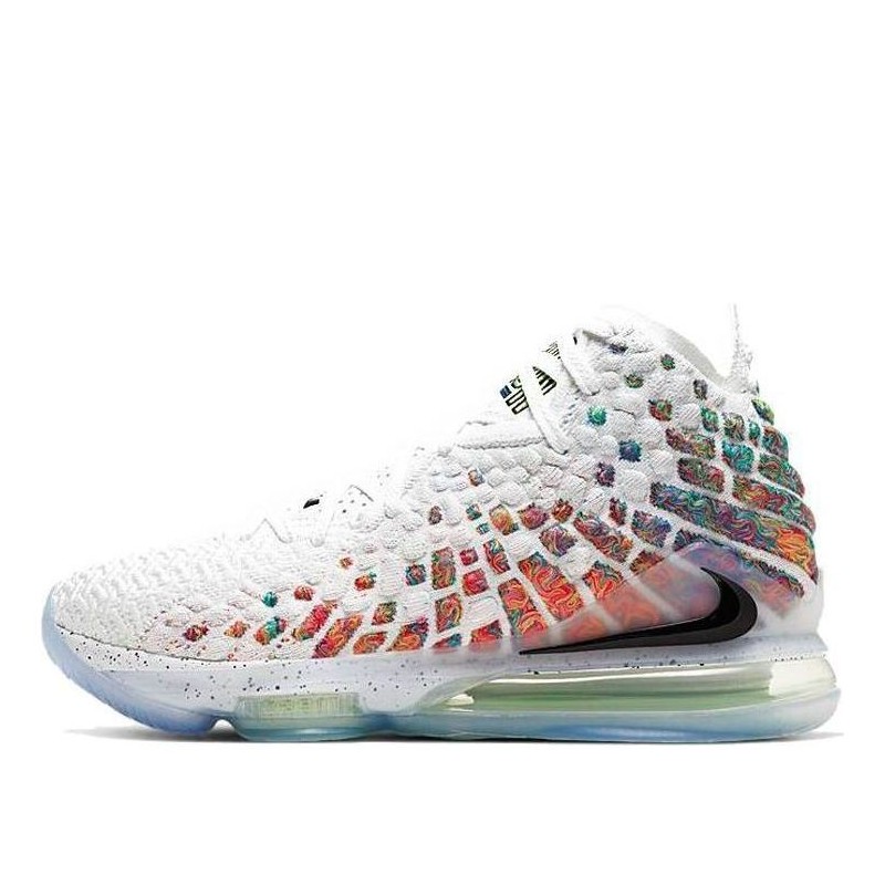 Nike LeBron 17 - Équilibre Puissance et Finesse